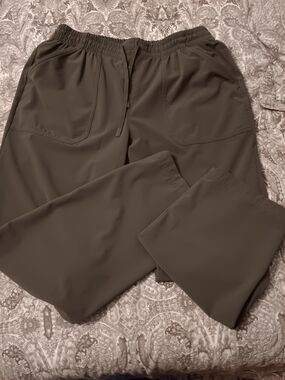 Orvis Olive Drawstring Jogger Pants